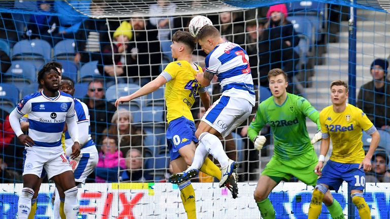 QPR vs Leeds – Soi kèo nhà cái bóng đá 02h00 ngày 27/04/2024 – Hạng Nhất Anh