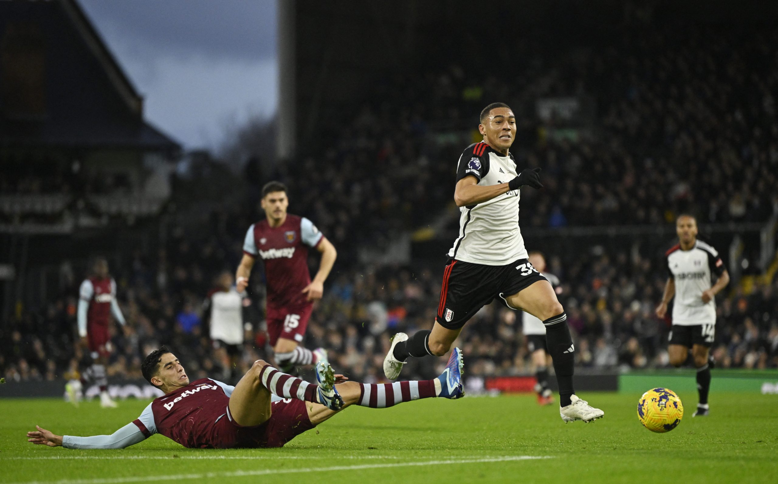 West Ham vs Fulham – Soi kèo nhà cái bóng đá 20h00 ngày 14/04/2024 – Ngoại hạng Anh